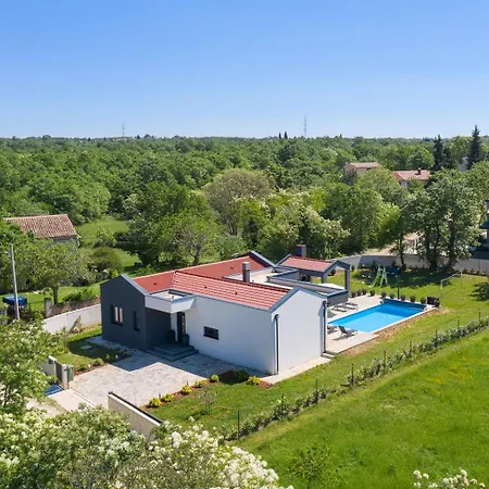 Nora With Heated Pool *