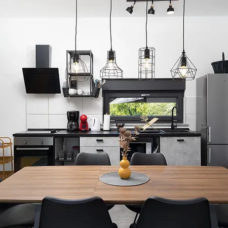 Nora With Heated Pool Willa