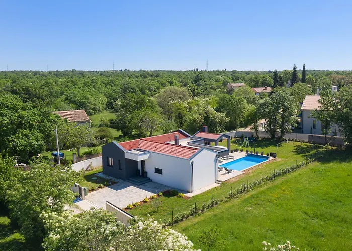 Nora With Heated Pool *