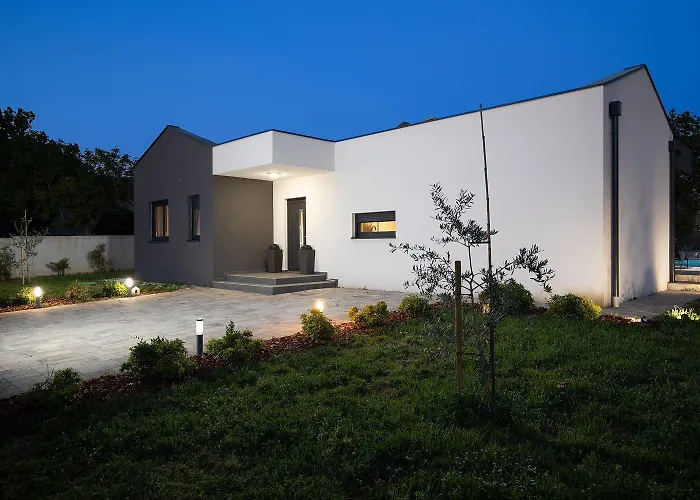 Vila Nora With Heated Pool