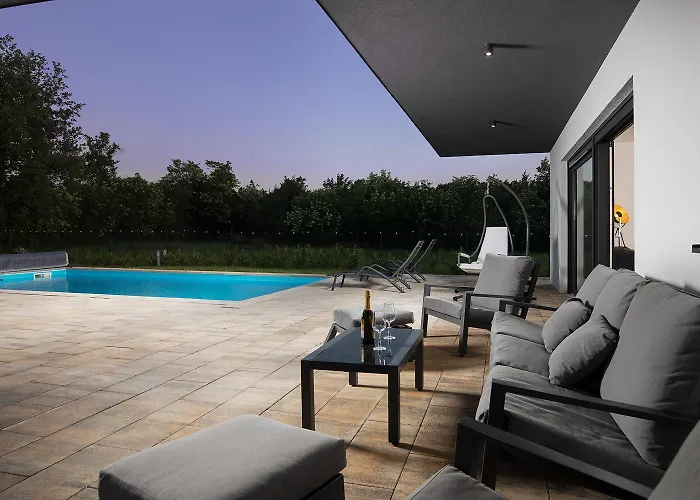 Βίλα Nora With Heated Pool *