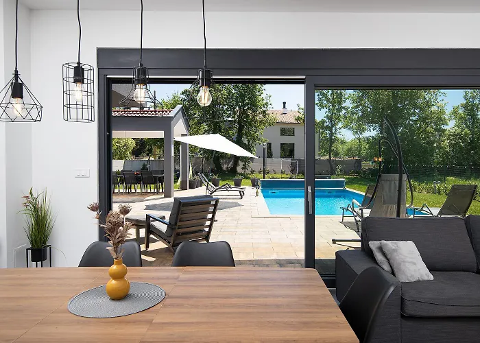 Nora With Heated Pool *