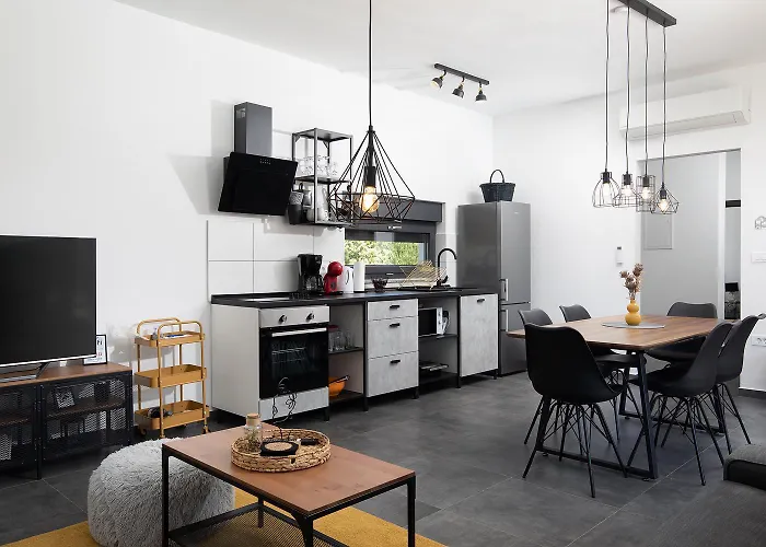 Nora With Heated Pool Βίλα *