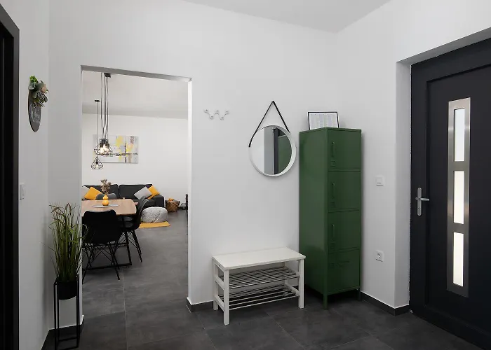 Nora With Heated Pool Βίλα Marčana