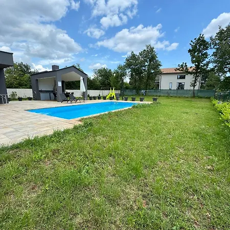 Villa Nora With Heated Pool
