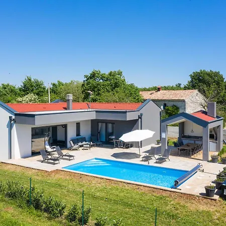 Nora With Heated Pool * Marcana